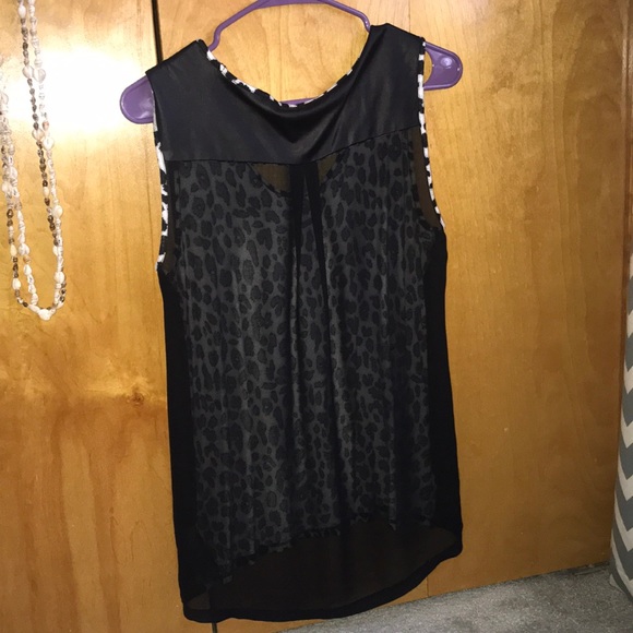 Top - Picture 2 of 2